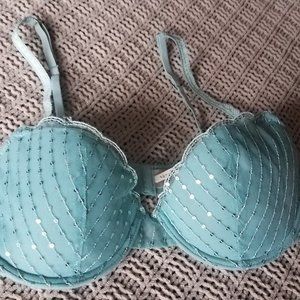 Victoria's Secret Vintage Demi Lined Underwire 36C